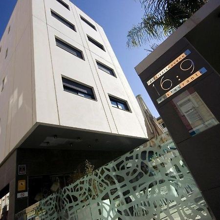 Apartamentos 16:9 Suites Almeria Exterior photo