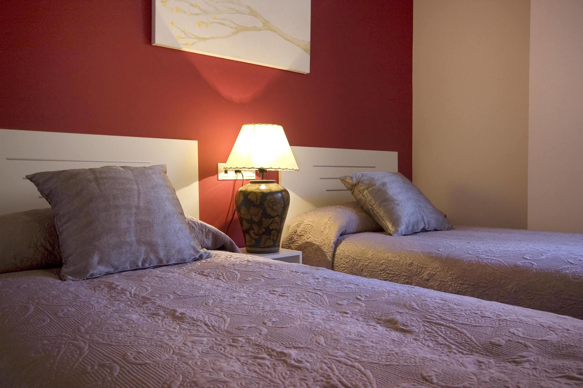 Apartamentos 16:9 Suites Almeria Exterior photo